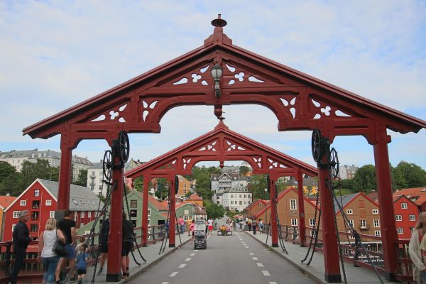 Brücke über die Nidelva, Trondheim, Norwegen